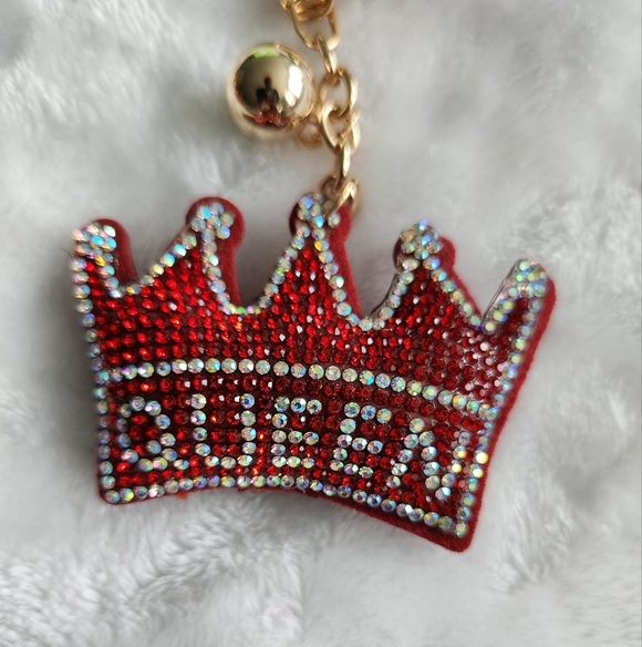 Red Rhinestone Sneaker And Queen Crown Soft Keychain Set - Picture 7 of 7